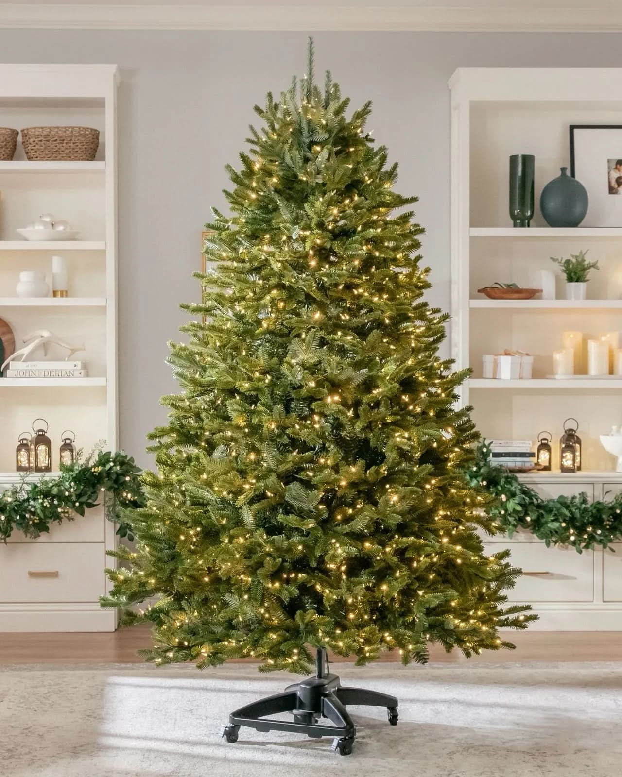 Premium Green Christmas Tree with Articulated Branches, Metal Support with Wheels and Built-in Micro LEDs